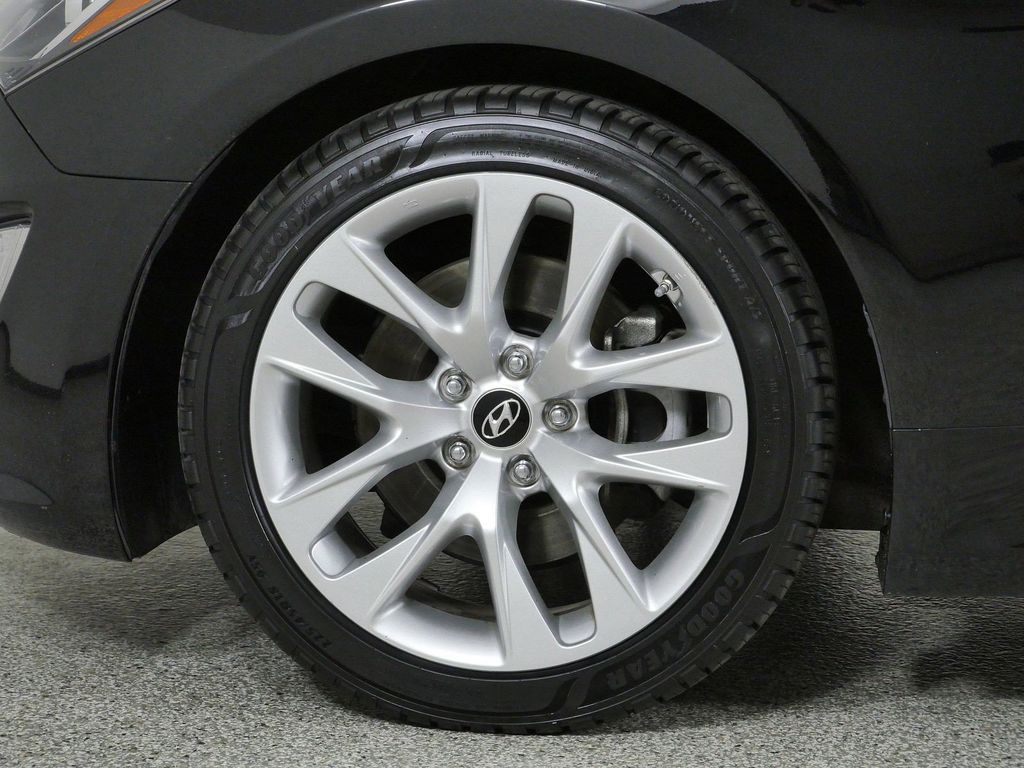 Thumbnail: 2015 Hyundai Genesis - 7