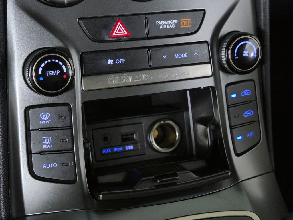 Thumbnail: 2015 Hyundai Genesis - 45