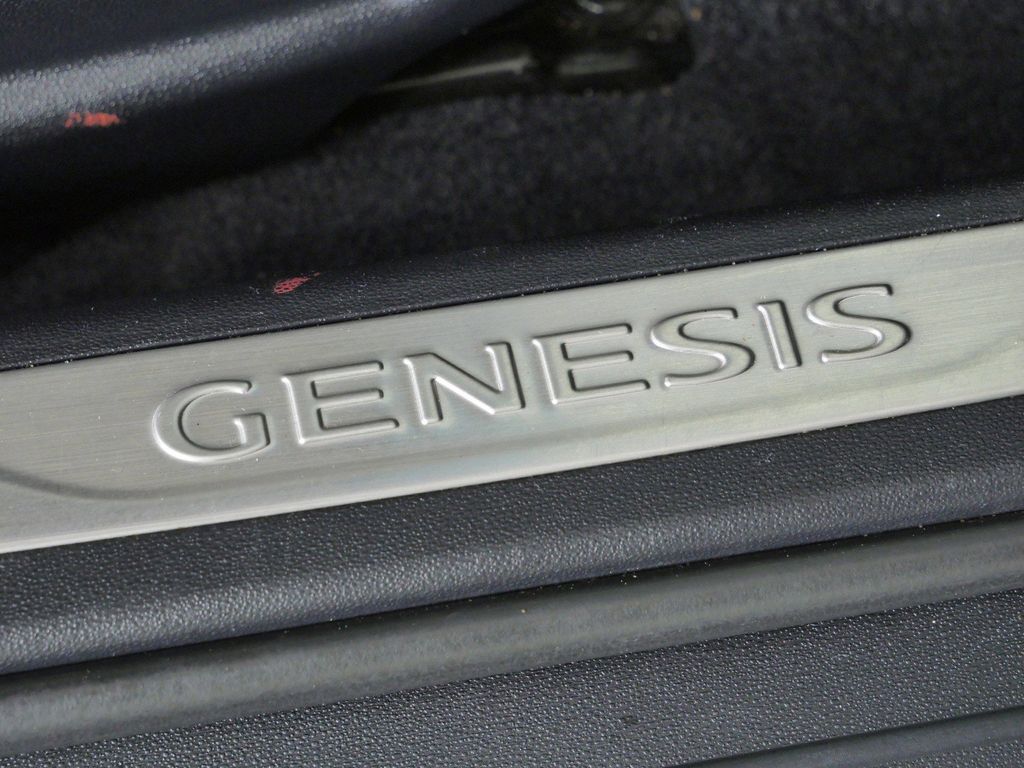 Thumbnail: 2015 Hyundai Genesis - 28