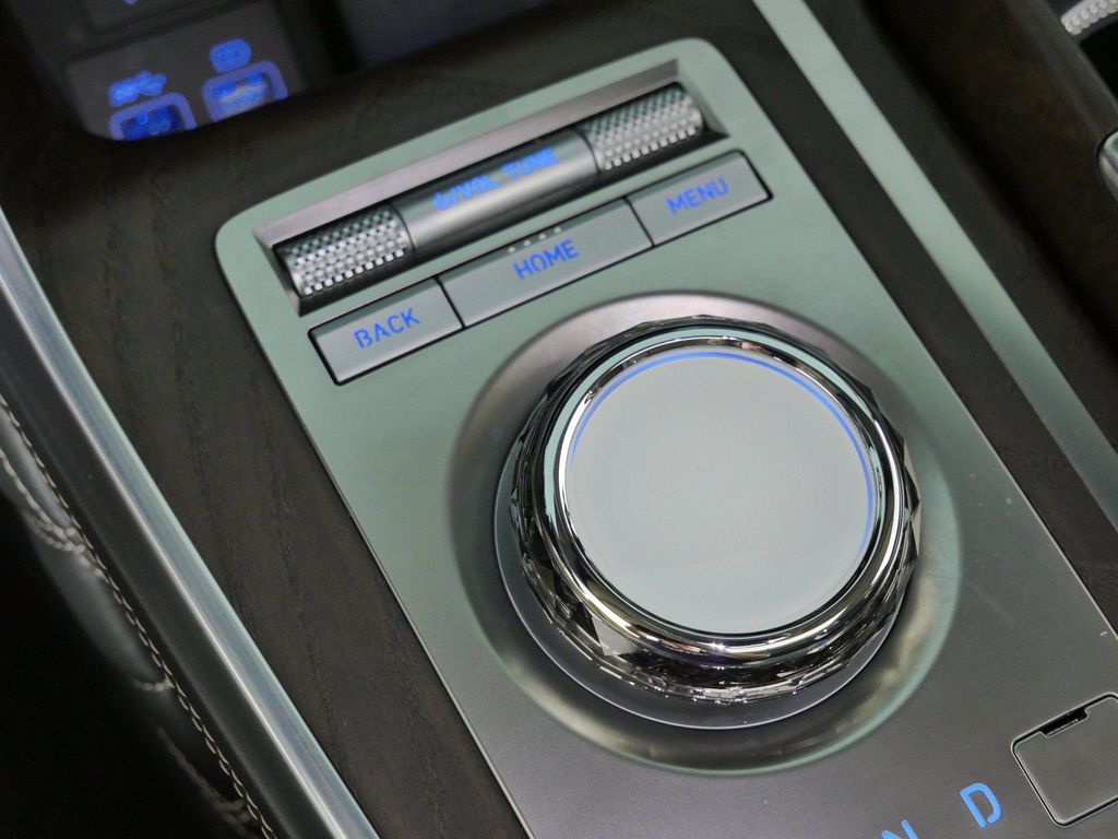 Thumbnail: 2024 Genesis GV80 - 44