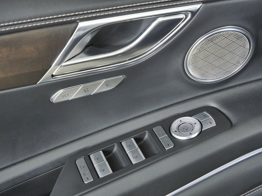 Thumbnail: 2024 Genesis GV80 - 38