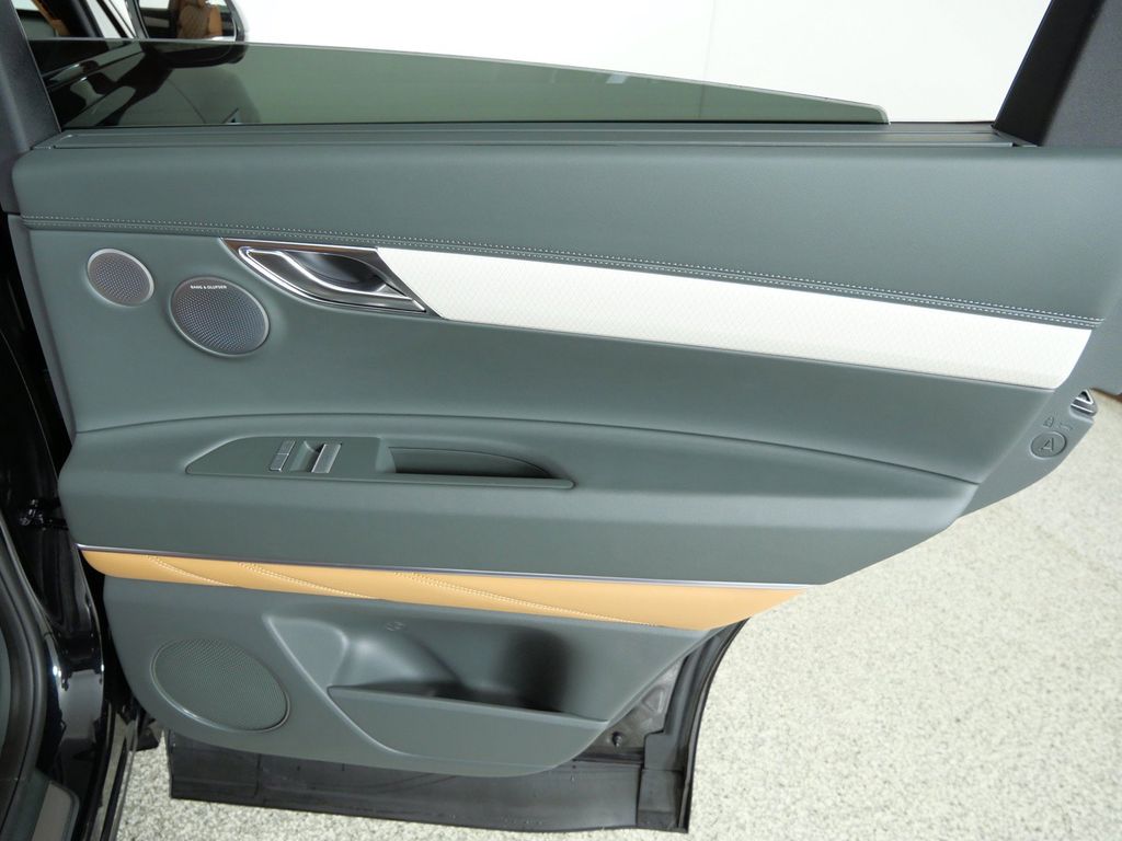 Thumbnail: 2025 Genesis GV80 - 30