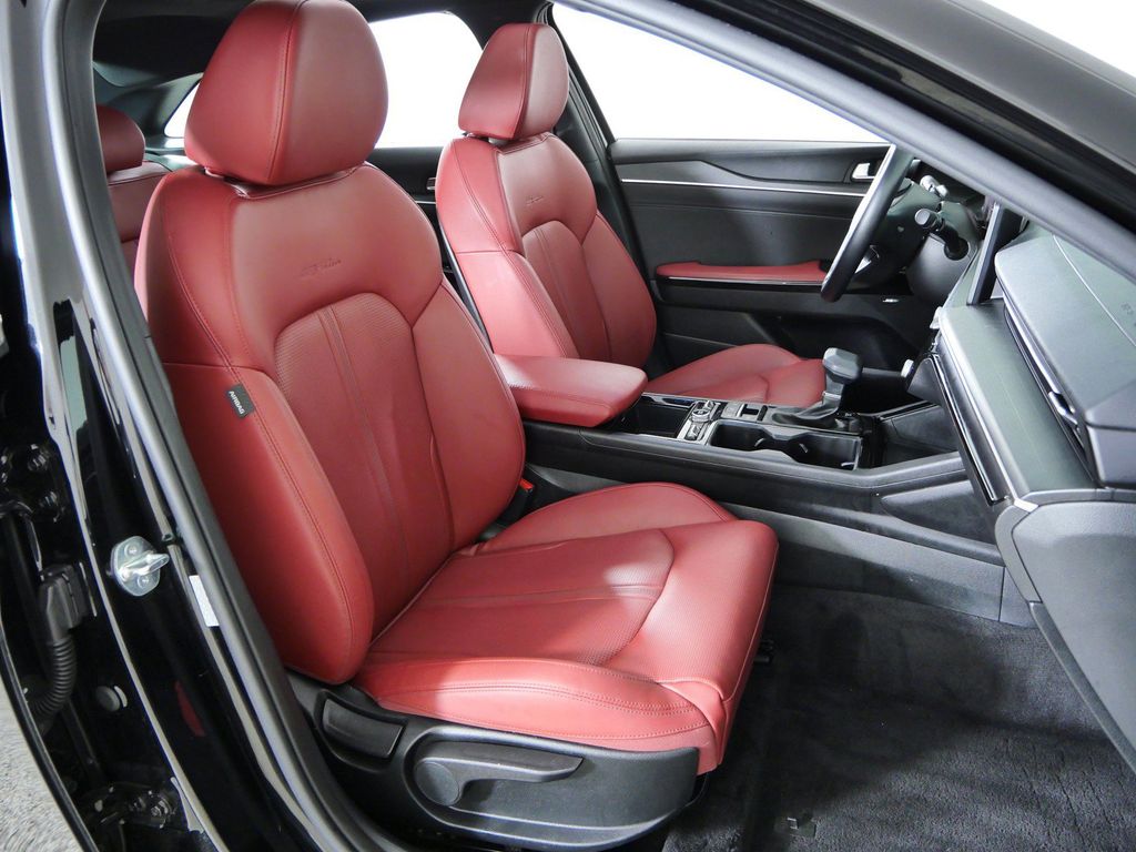 Thumbnail: 2025 Kia K5 - 10
