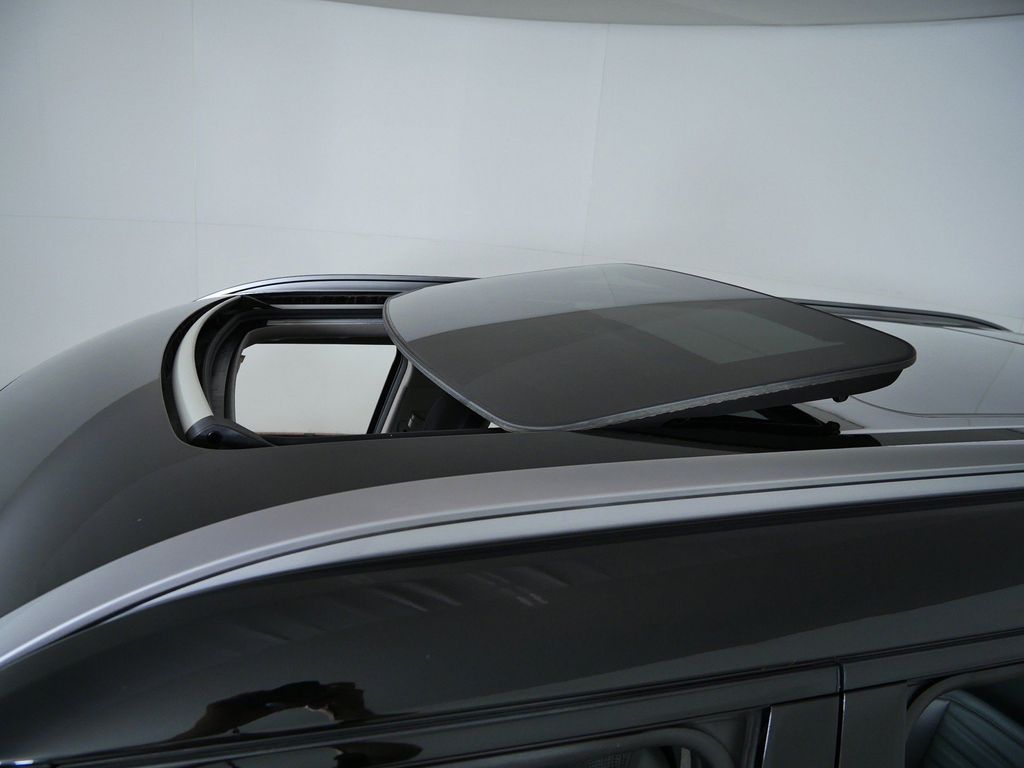 Thumbnail: 2024 Kia EV9 - 27