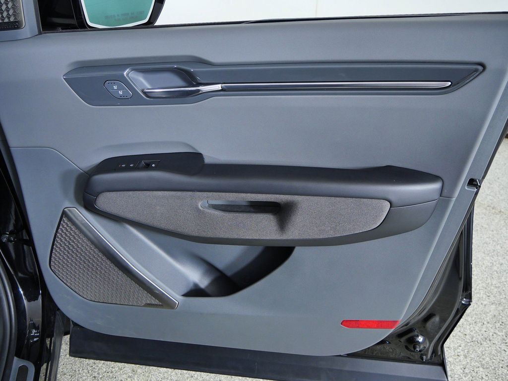 Thumbnail: 2024 Kia EV9 - 28