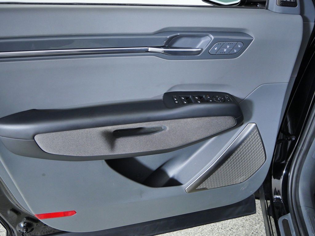 Thumbnail: 2024 Kia EV9 - 37