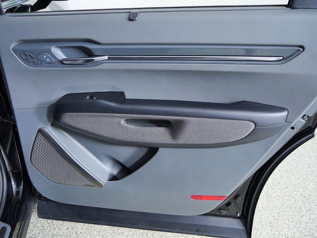 Thumbnail: 2024 Kia EV9 - 30
