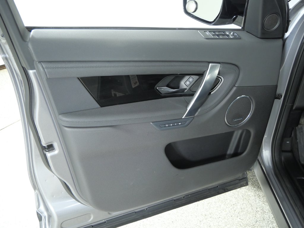 Thumbnail: 2024 Land Rover Discovery Sport - 36