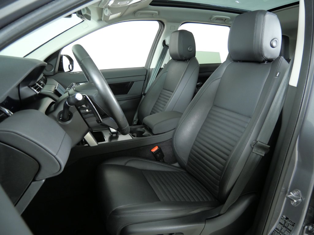 Thumbnail: 2024 Land Rover Discovery Sport - 37