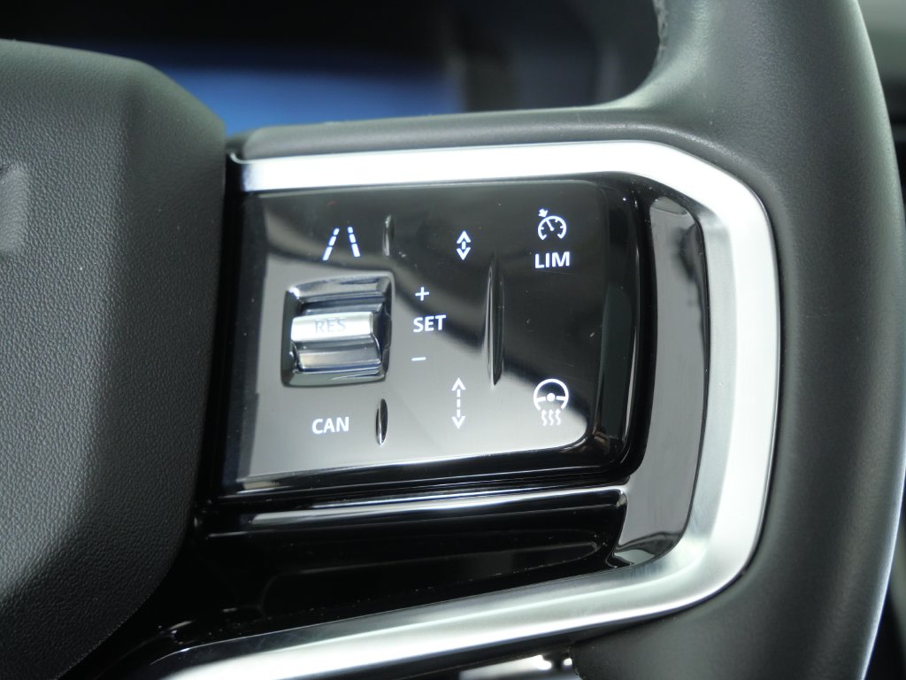 Thumbnail: 2024 Land Rover Discovery Sport - 43
