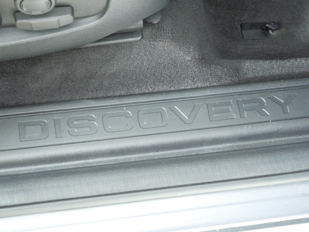 Thumbnail: 2024 Land Rover Discovery Sport - 14