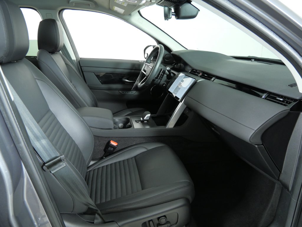 Thumbnail: 2024 Land Rover Discovery Sport - 10