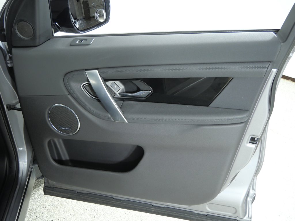 Thumbnail: 2024 Land Rover Discovery Sport - 27