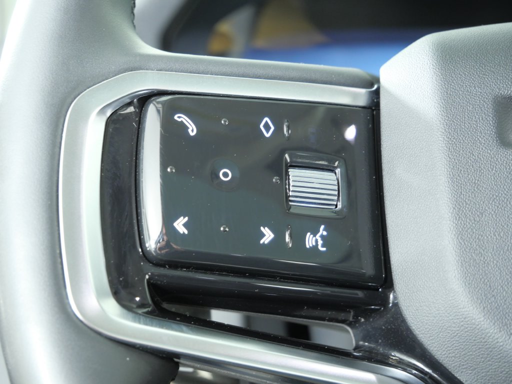 Thumbnail: 2024 Land Rover Discovery Sport - 42