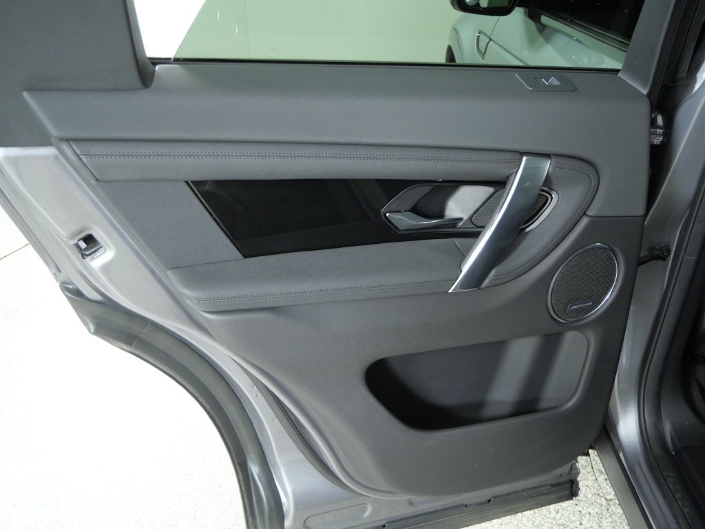 Thumbnail: 2024 Land Rover Discovery Sport - 33