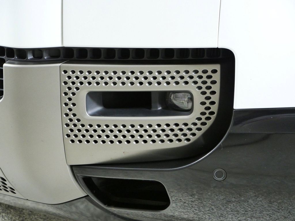 Thumbnail: 2021 Land Rover Defender - 17