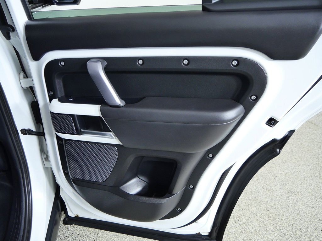 Thumbnail: 2021 Land Rover Defender - 31