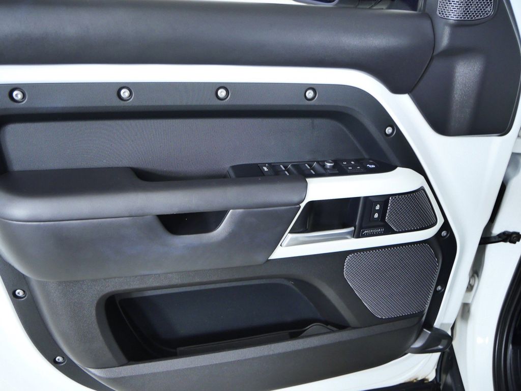 Thumbnail: 2021 Land Rover Defender - 36