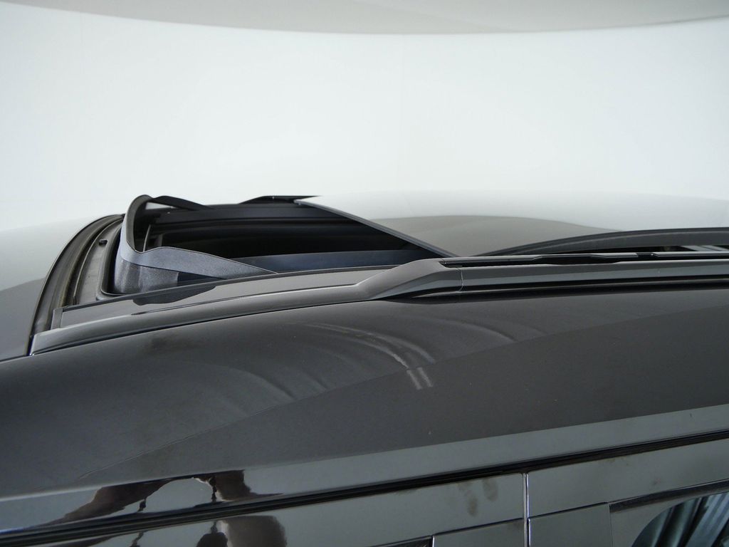 Thumbnail: 2021 Land Rover Defender - 28