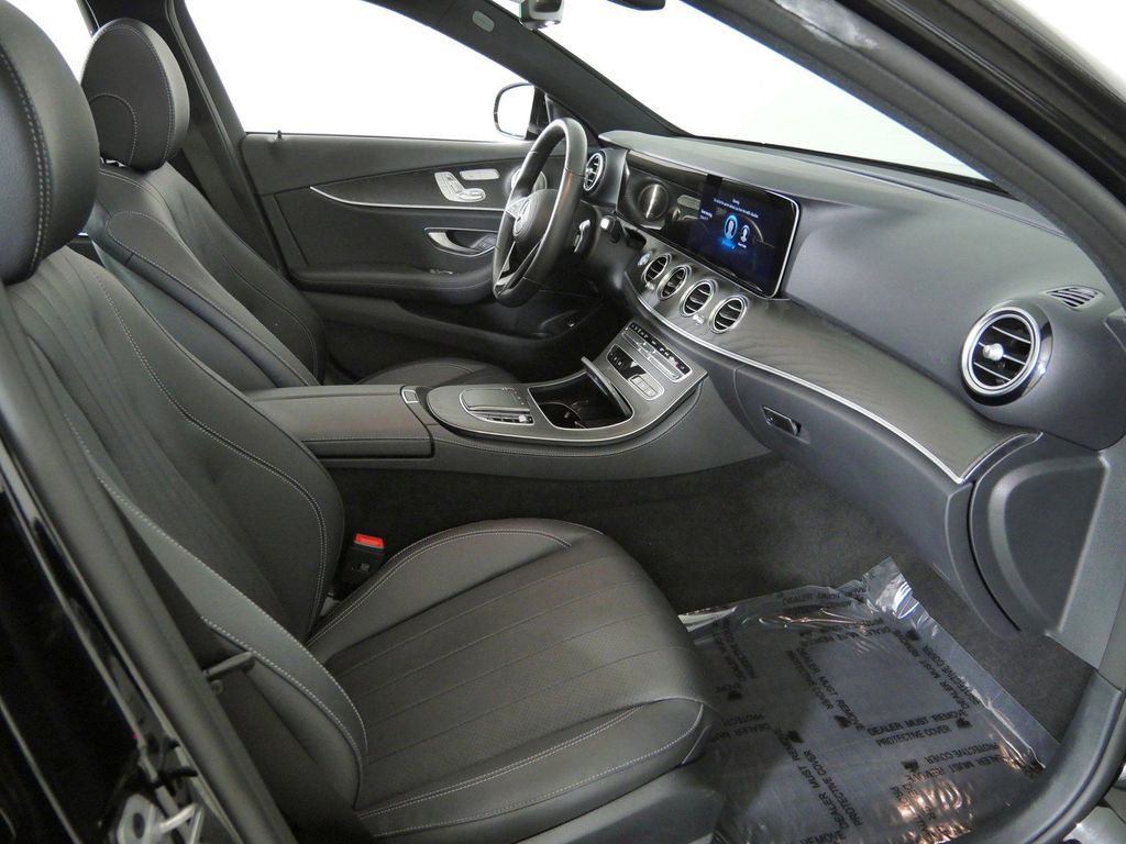 Thumbnail: 2023 Mercedes-Benz E-Class - 9