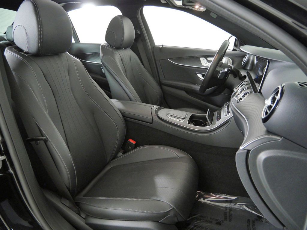 Thumbnail: 2023 Mercedes-Benz E-Class - 10