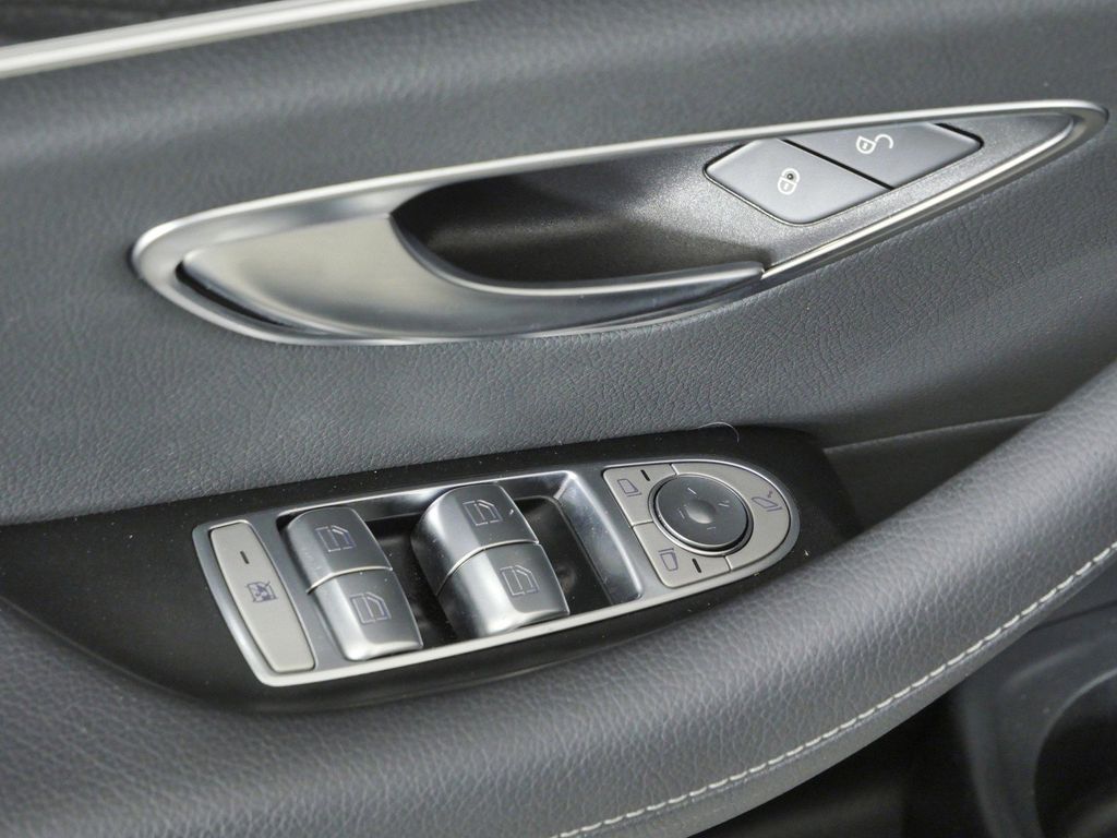 Thumbnail: 2023 Mercedes-Benz E-Class - 38