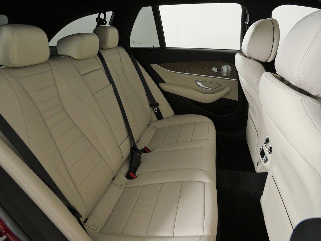 Thumbnail: 2021 Mercedes-Benz E-Class - 32