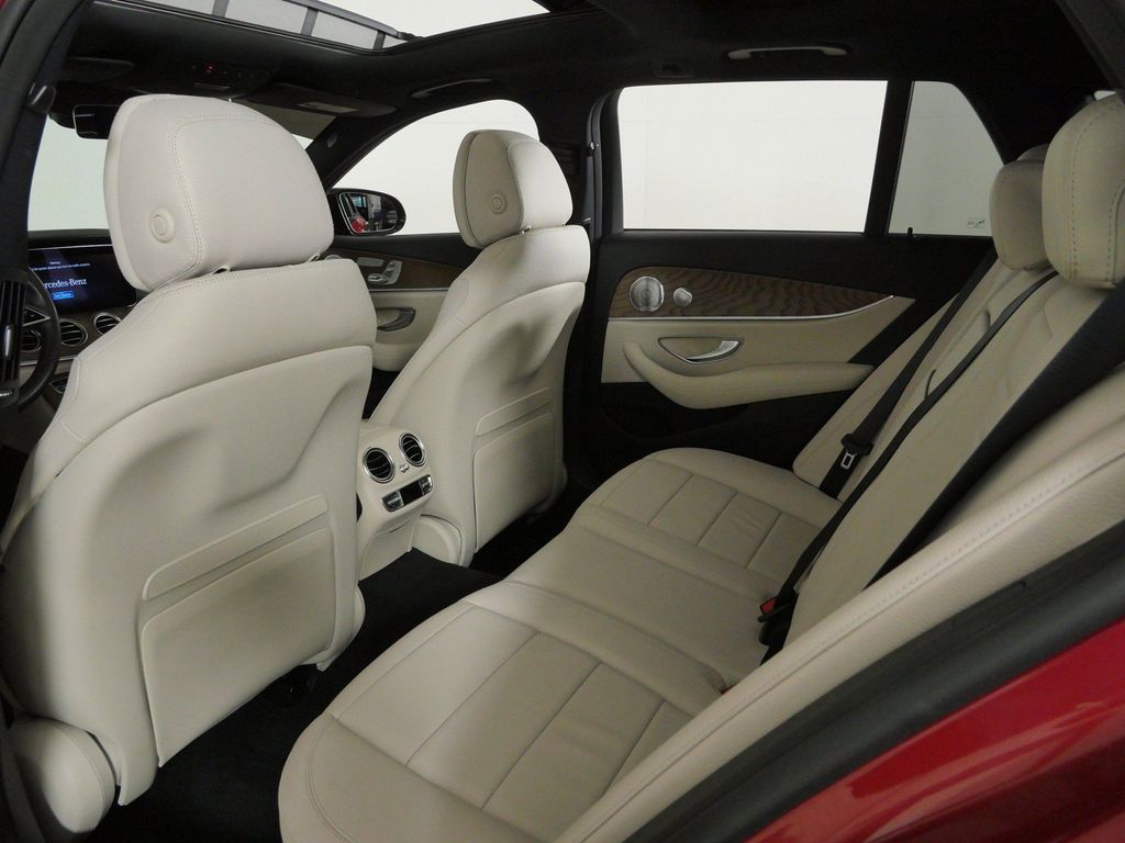Thumbnail: 2021 Mercedes-Benz E-Class - 34