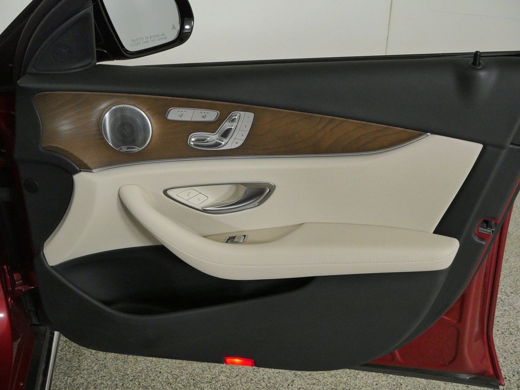 Thumbnail: 2021 Mercedes-Benz E-Class - 28