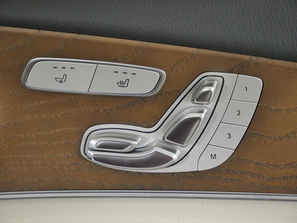 Thumbnail: 2021 Mercedes-Benz E-Class - 29