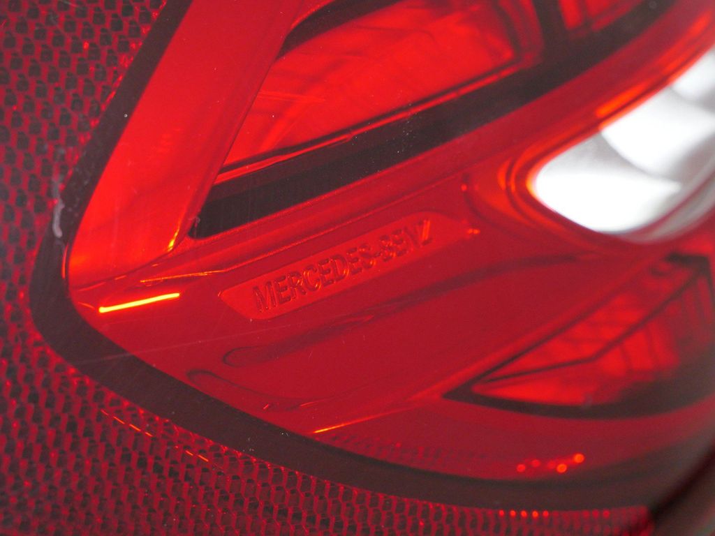 Thumbnail: 2021 Mercedes-Benz E-Class - 27