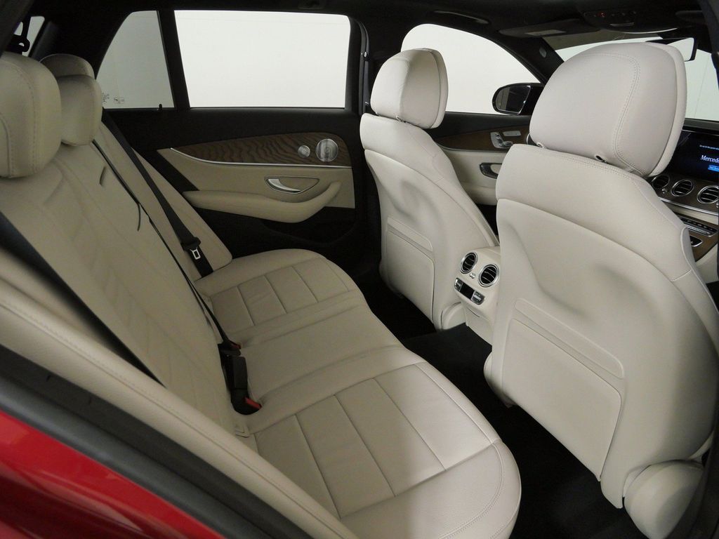Thumbnail: 2021 Mercedes-Benz E-Class - 11