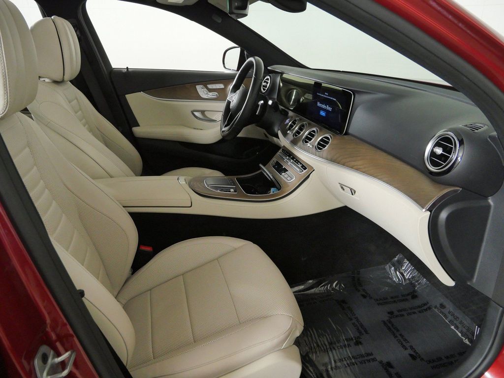 Thumbnail: 2021 Mercedes-Benz E-Class - 9