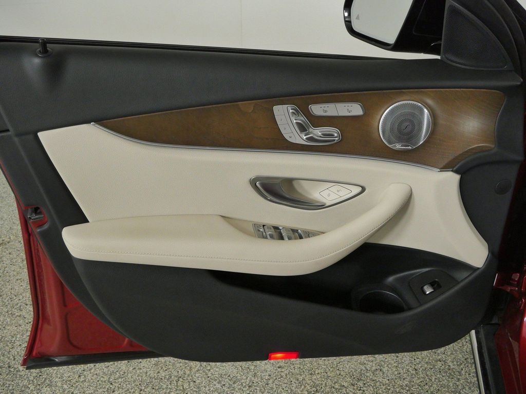 Thumbnail: 2021 Mercedes-Benz E-Class - 36