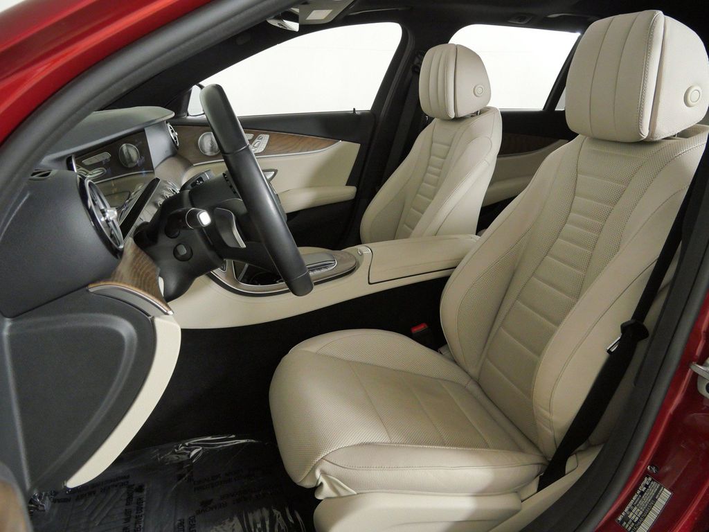 Thumbnail: 2021 Mercedes-Benz E-Class - 38