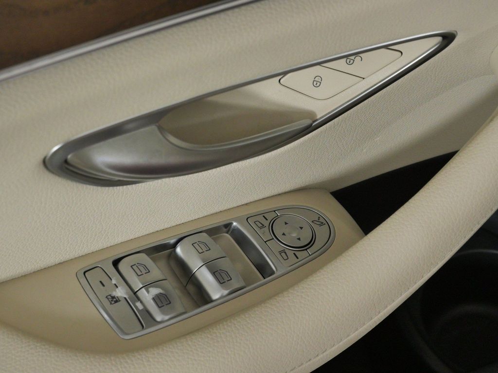 Thumbnail: 2021 Mercedes-Benz E-Class - 39