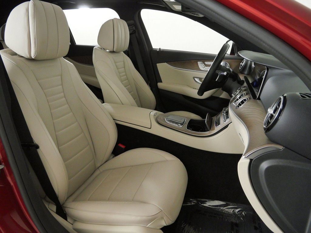 Thumbnail: 2021 Mercedes-Benz E-Class - 10