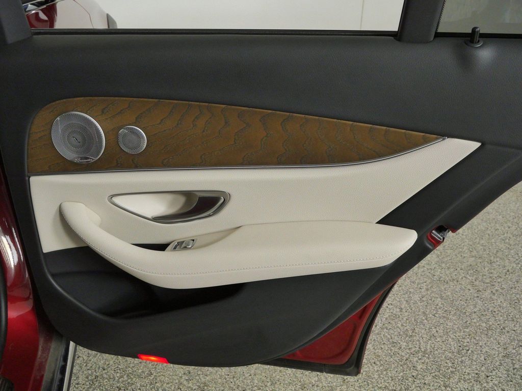 Thumbnail: 2021 Mercedes-Benz E-Class - 31