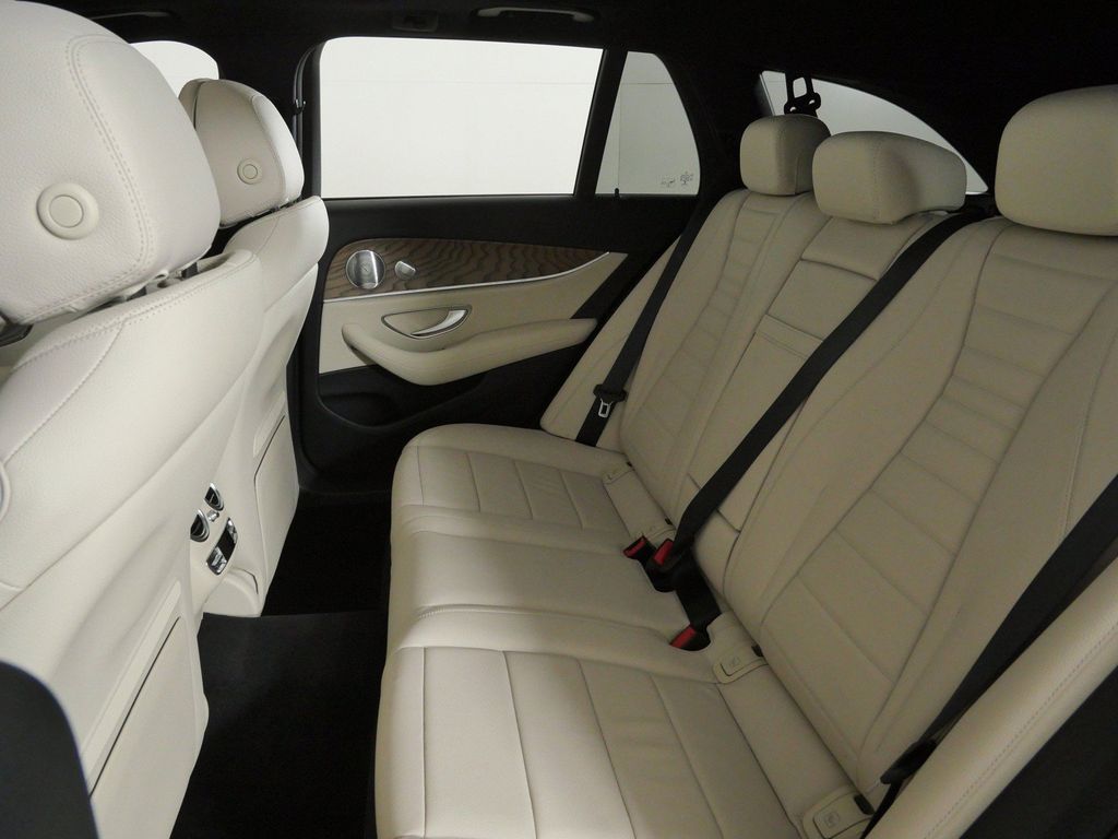 Thumbnail: 2021 Mercedes-Benz E-Class - 35