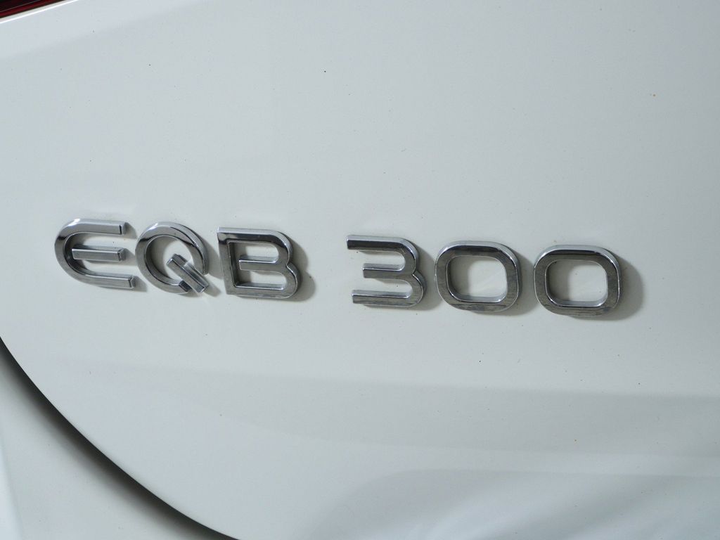 Thumbnail: 2023 Mercedes-Benz EQB - 24