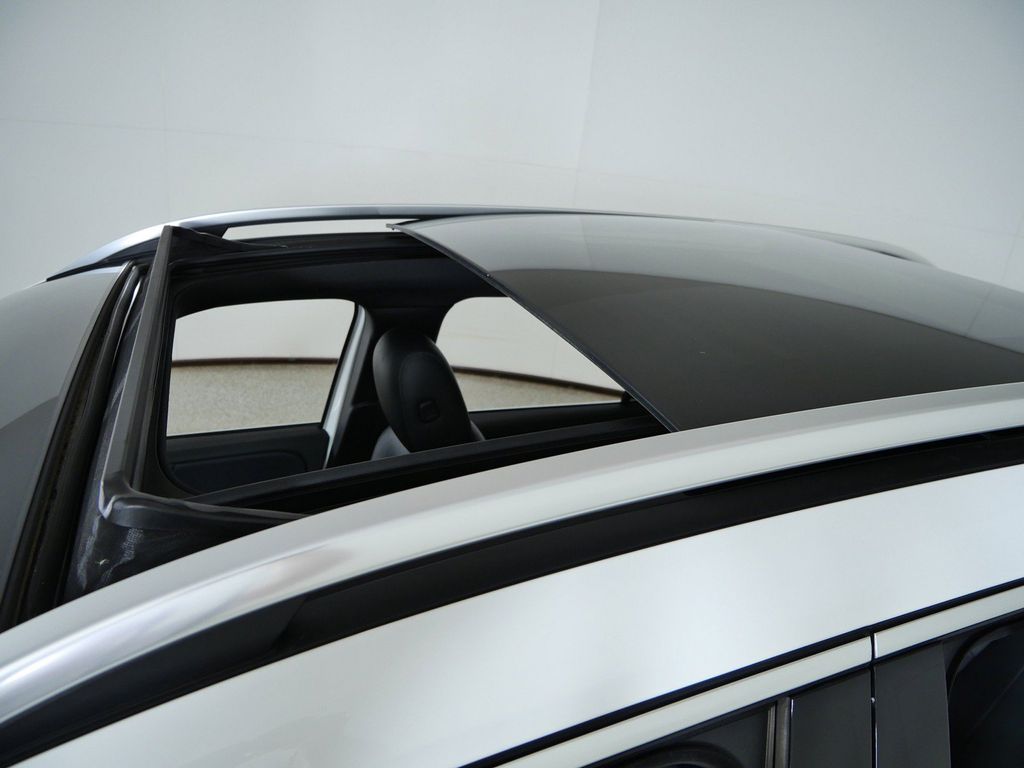 Thumbnail: 2023 Mercedes-Benz EQB - 28