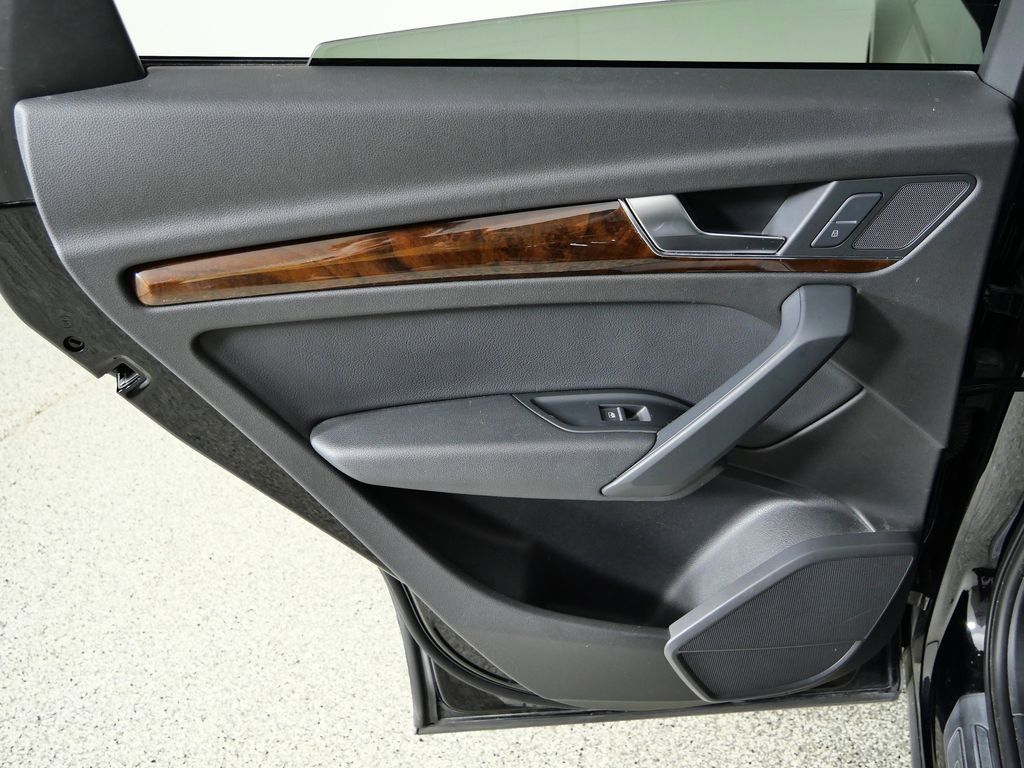 Thumbnail: 2018 Audi Q5 - 32