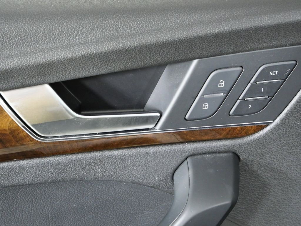 Thumbnail: 2018 Audi Q5 - 40