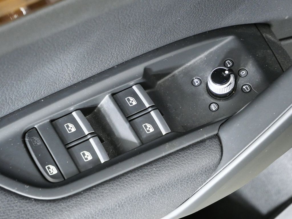 Thumbnail: 2018 Audi Q5 - 38