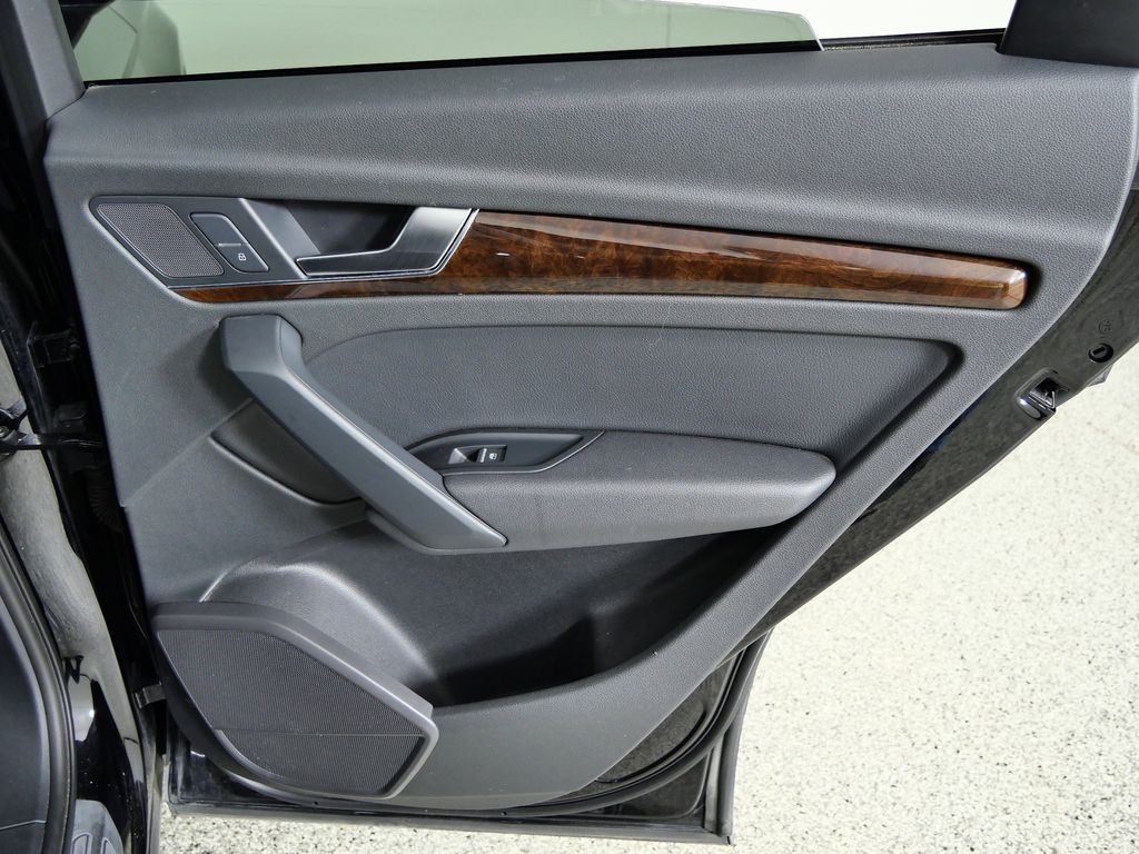 Thumbnail: 2018 Audi Q5 - 30