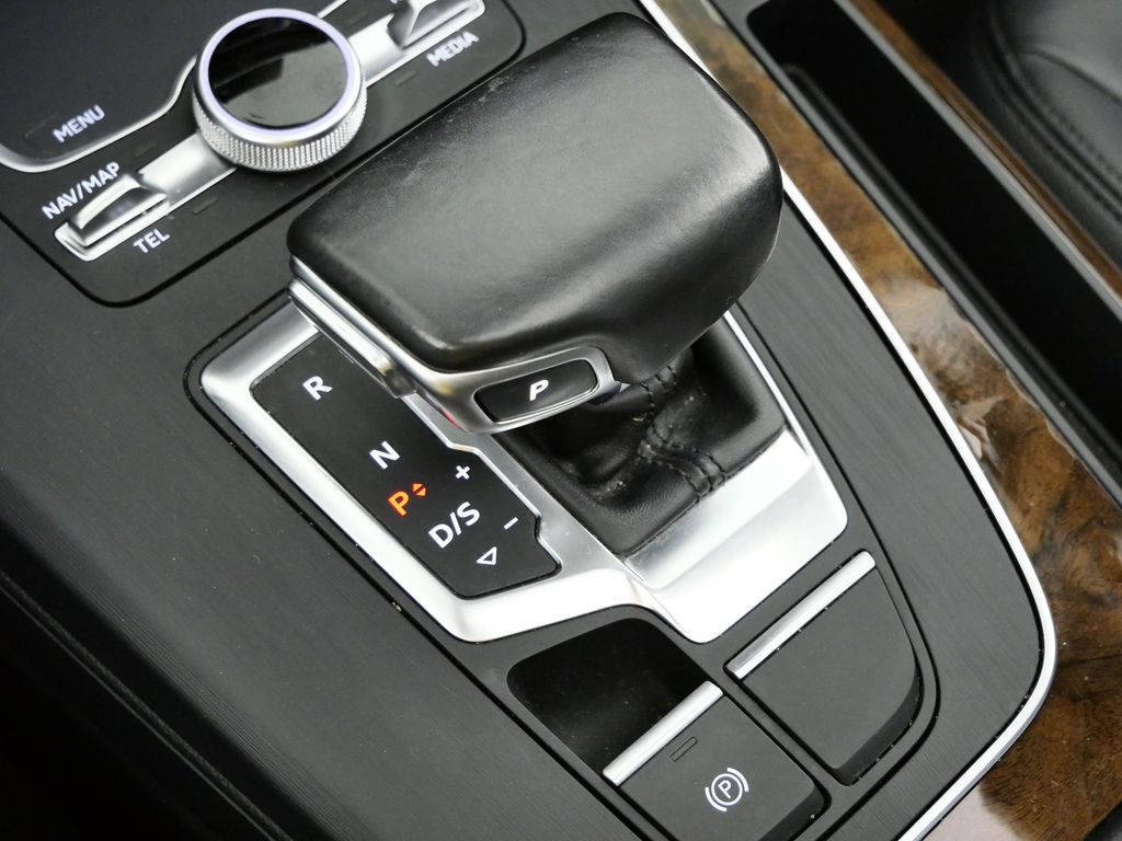 Thumbnail: 2018 Audi Q5 - 50