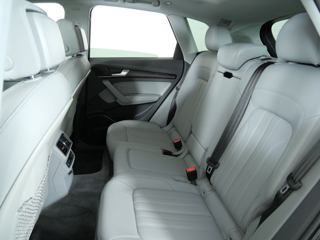 Thumbnail: 2020 Audi Q5 - 34
