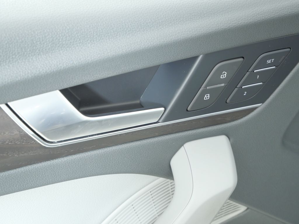 Thumbnail: 2020 Audi Q5 - 39