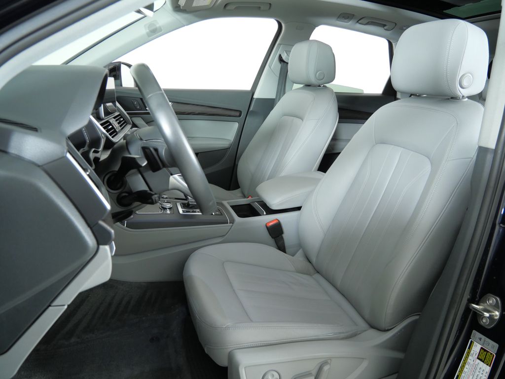 Thumbnail: 2020 Audi Q5 - 37