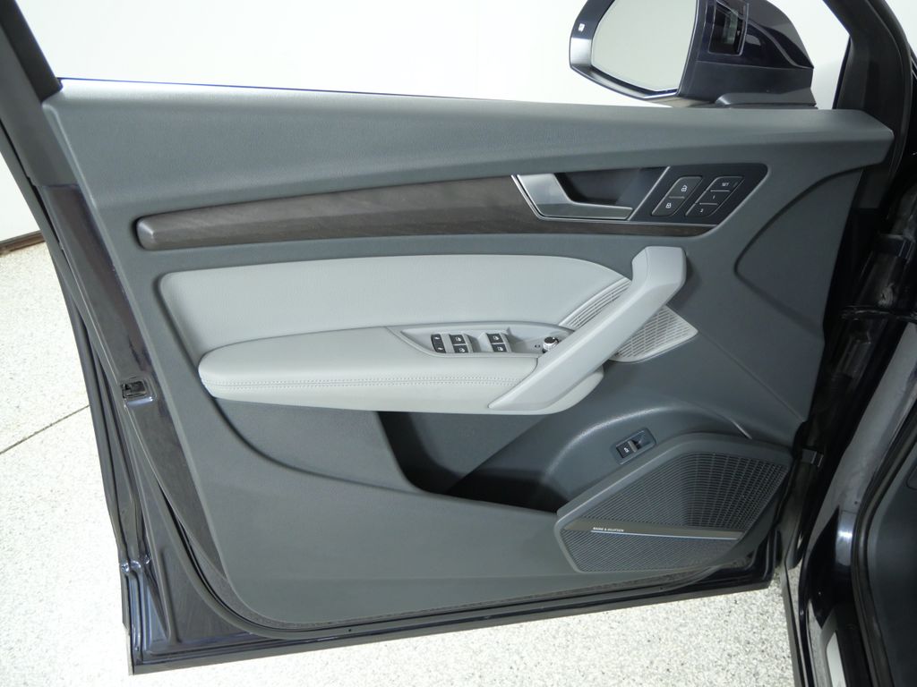 Thumbnail: 2020 Audi Q5 - 35